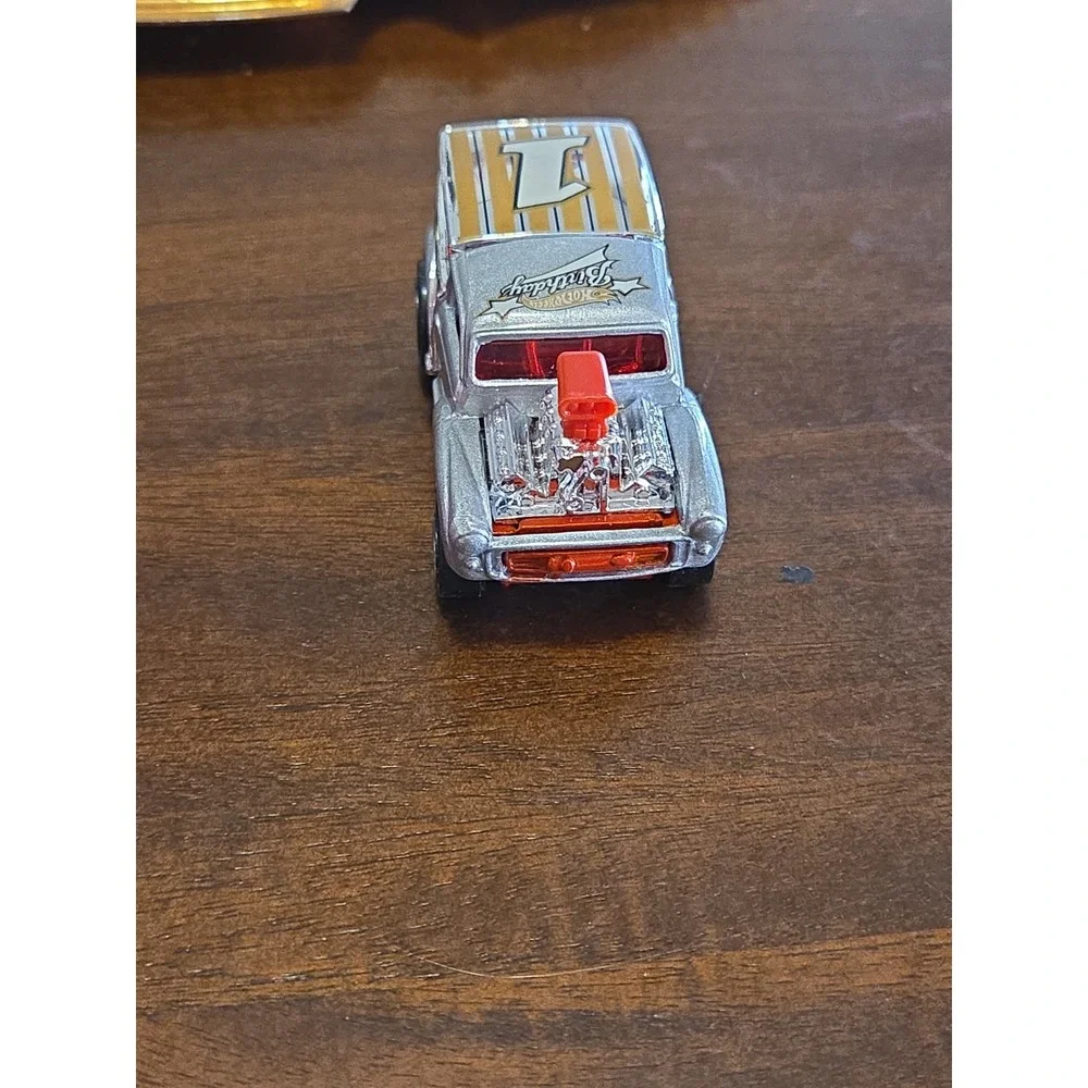 2001 Hot Wheels #1 First Birthday Morris Wagon